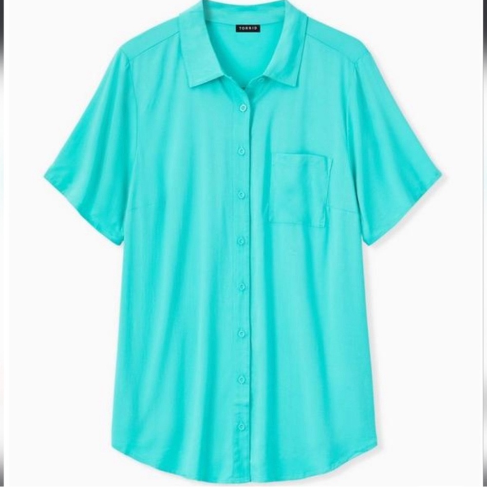 Torrid minimalist closet staple piece button front shirt blouse size 3